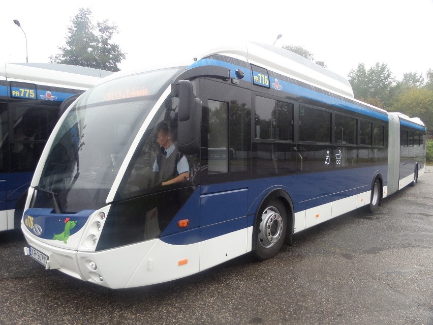 Kraków. Zaprezentowano nowe autobusy Solarisa [ZDJĘCIA, WIDEO]