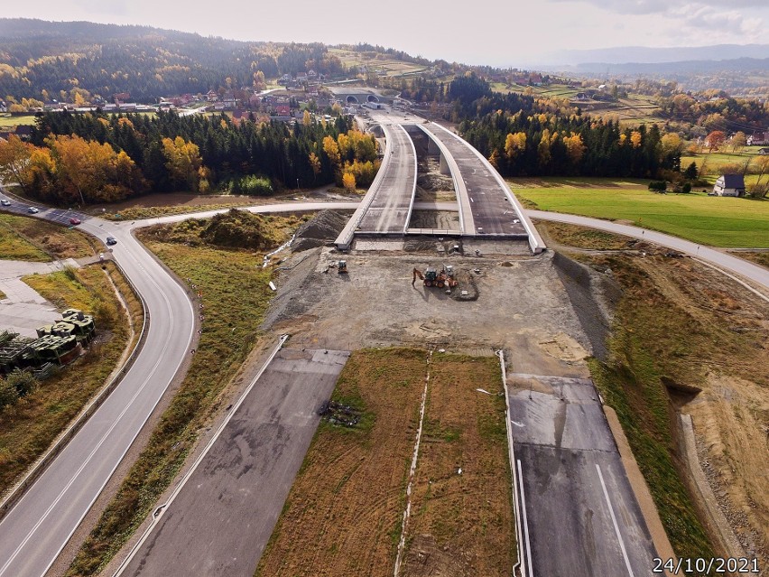 Nowy odcinek zakopianki zostanie otwarty w listopadzie! Zobaczcie, jaką drogą niedługo pojedziemy [ZDJĘCIA Z DRONA] 26.11