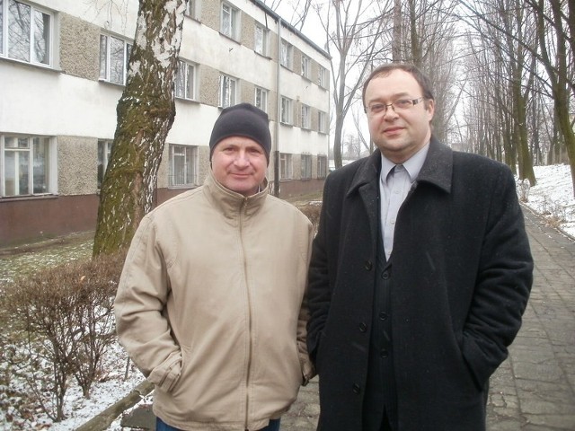 Dyrektor ZSM Jan Łata (z lewej): - Będą dwie nowe klasy: technik - informatyk i ratownik medyczny.