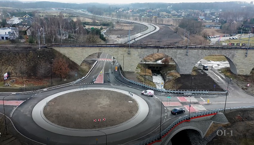 Droga Racibórz Pszczyna w Rybniku zbudowana z kruszywa...