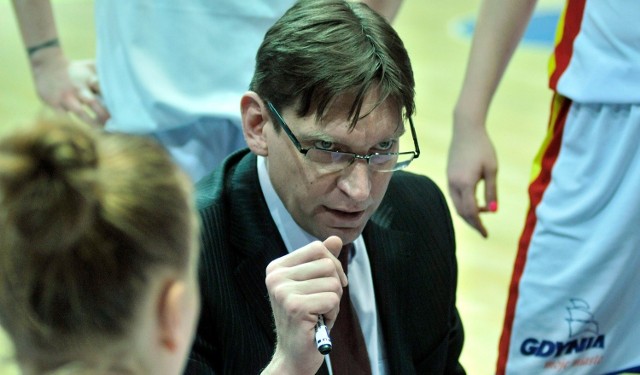 Wadim Czeczuro, trener Riviery Gdynia, na razie nie ma na treningach kontuzjowanej Andrei Smith