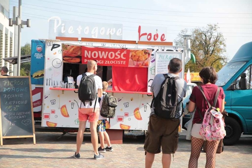 Kraków. Street Food Polska Festival. Weekend ze smakiem i wybory najlepszego food trucka [ZDJĘCIA]