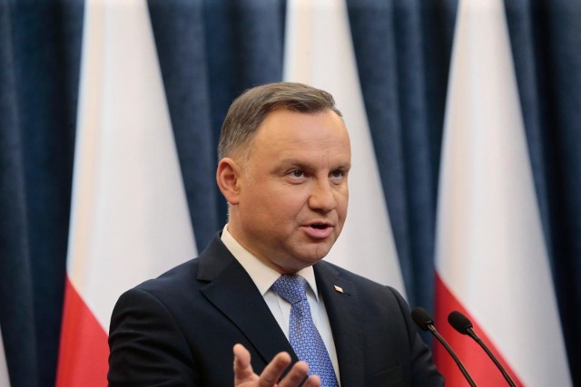 Prezydent Andrzej Duda przechodzi koronawirusa już drugi raz.