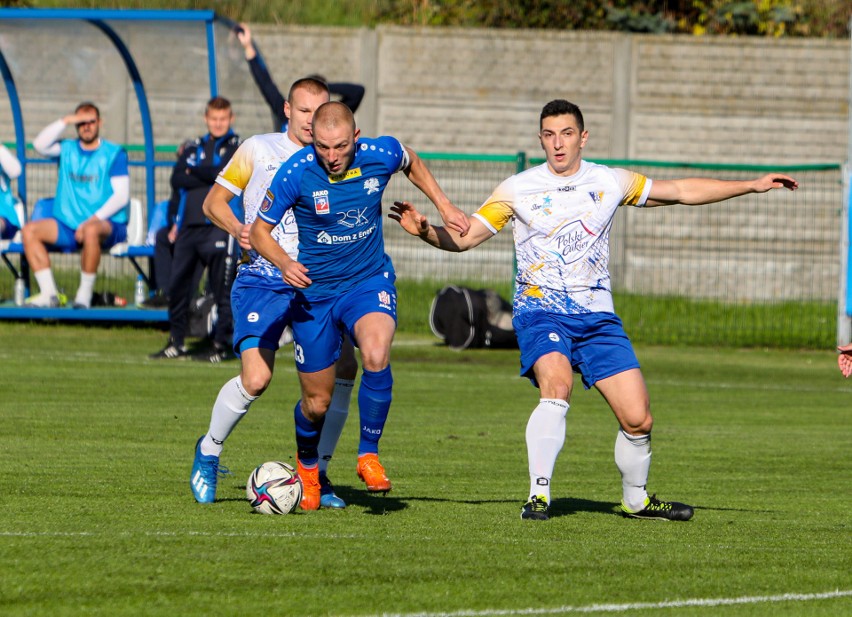 III liga piłkarska. Jednostronne derby dla Świtu Szczecin. ZDJĘCIA