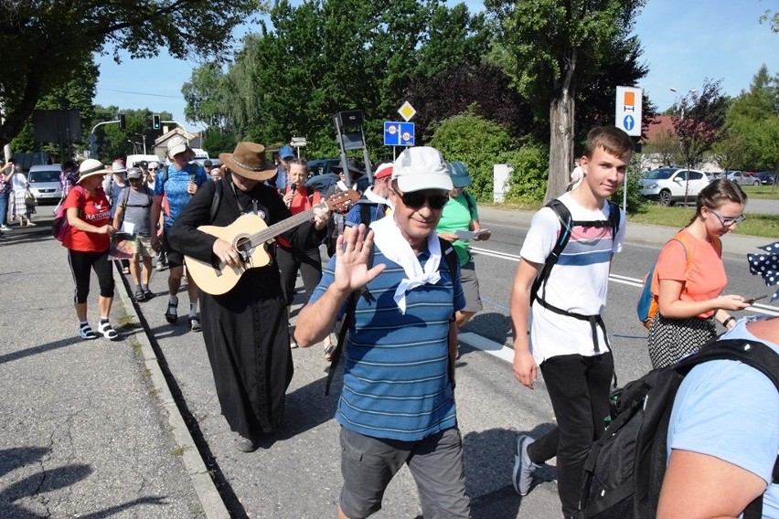 Piesza pielgrzymka z Bielska-Białej do Częstochowy wyruszyła...