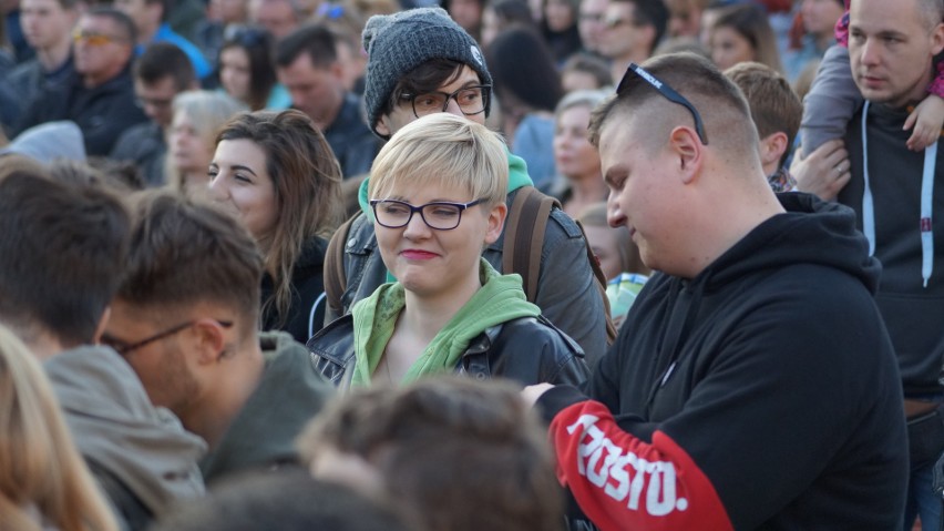 Rybnik oszalał! Dzikie tłumy na koncercie Miuosha i O.S.TR.