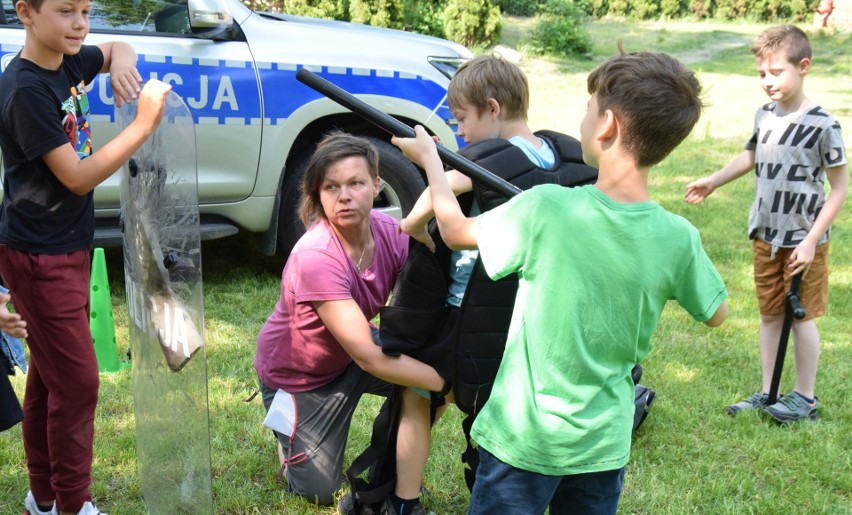 Kultownia w Wojciechowicach. Akcja profilaktyczna „Na wakacje wyjeżdżamy, bezpiecznie wracamy”. 7.06.2022. Zdjęcia