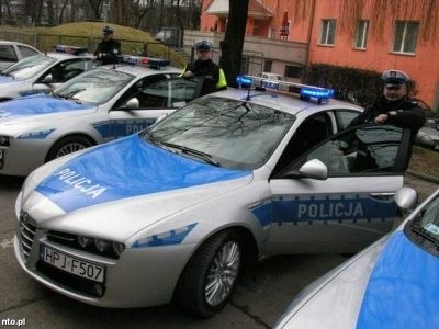 W ubiegłym tygodniu pięść nowych radiowozów alfa romeo trafiło do komend w Opolu, Strzelcach Opolskich, Nysie, Krapkowicach i Brzegu.