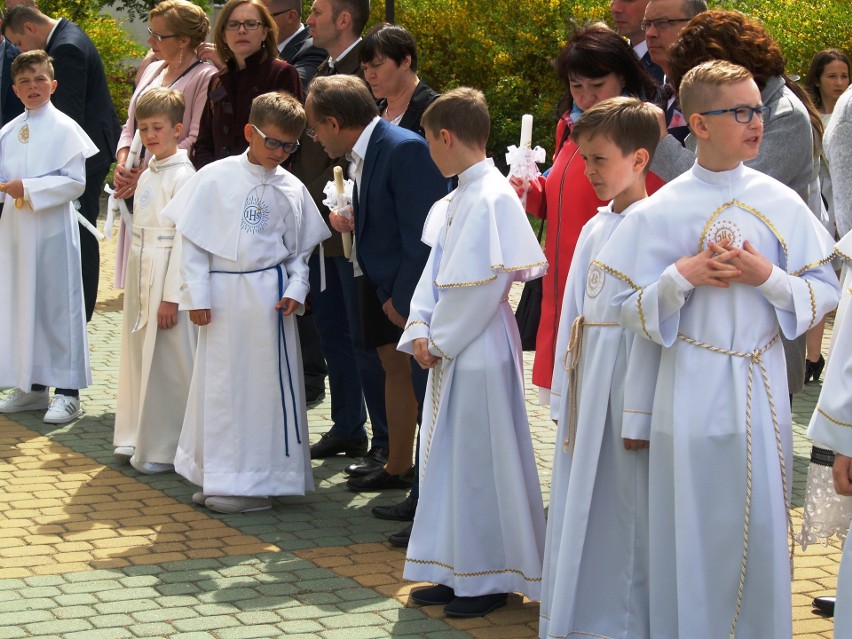 Ostrołęka. Komunia Święta w parafii pw. Zbawiciela Świata (5.05.2019)