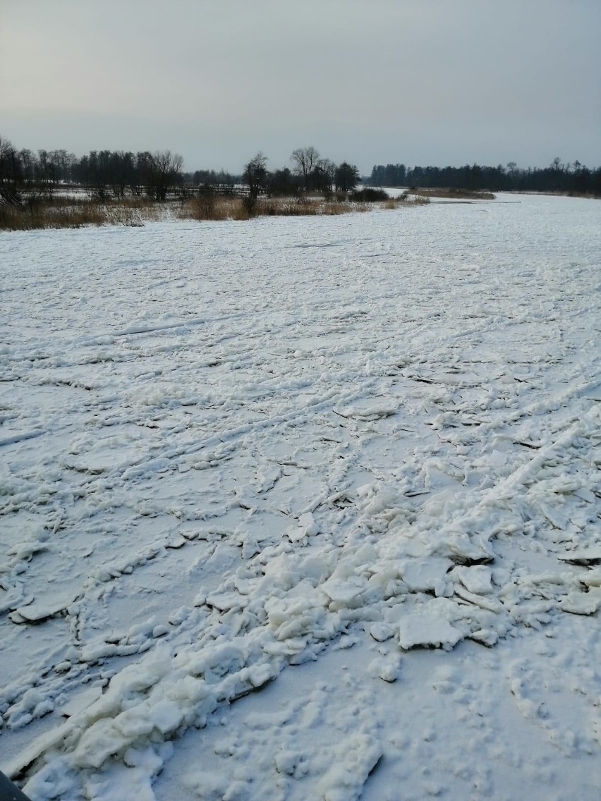 Zator lodowy na Pilicy. Woda w rzece nieco opadła, ale w Białobrzegach i w powiecie białobrzeskim obowiązuje pogotowie przeciwpowodziowe