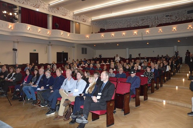 Zmodernizowana sala widowiskowa Miejskiego Domu Kultury. Zobacz więcej zdjęć >>>