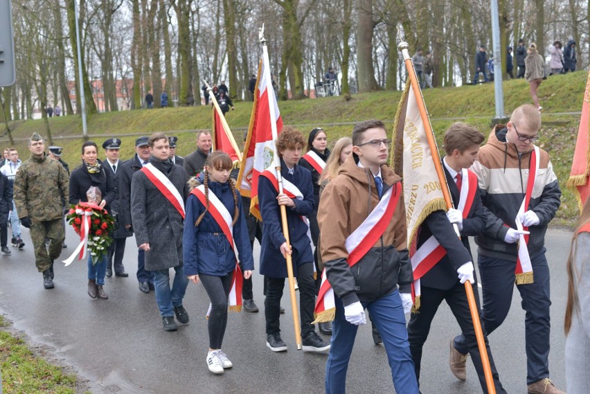 Sandomierz uczcił Narodowy Dzień Pamięci Żołnierzy Wyklętych - marsz i uroczystości na Cmentarzu Katedralnym (NOWA GALERIA ZDJĘĆ)