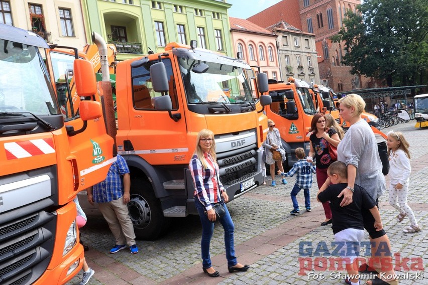 Impreza Sprzątanie Świata 2016 z MPO odbyła się na Rynku...