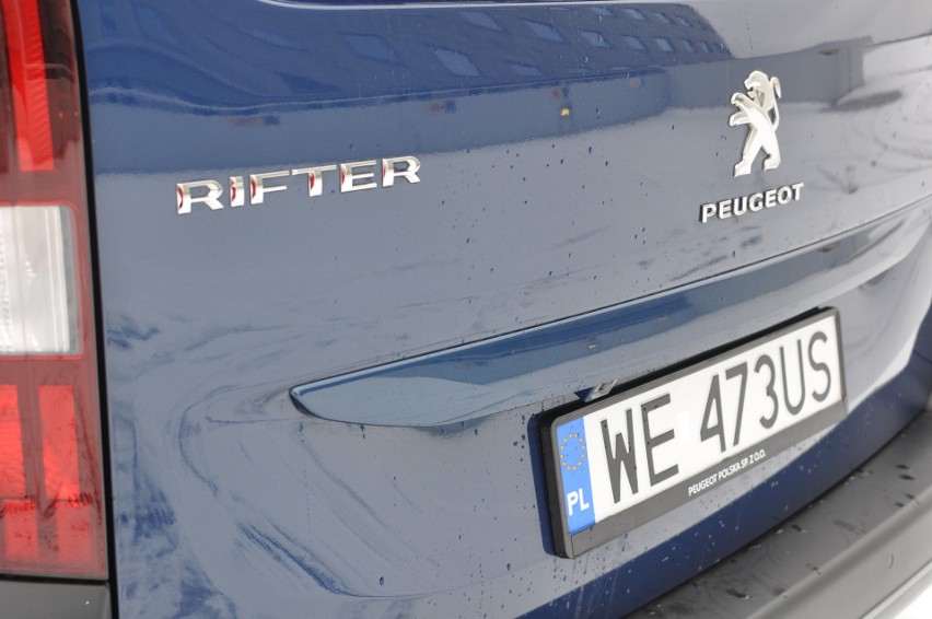 Peugeot Rifter to nowość w segmencie kombivanów. Bliźniak...