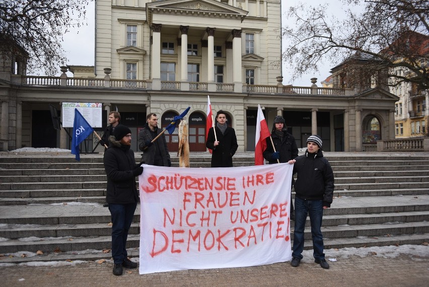 Partia KORWiN na placu Wolności: Manifestacja w obronie...