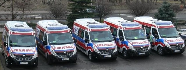 WPR w Katowicach zakupiło pięć nowych ambulansów dla kilku swoich obszarów działania. Karetki typu "S" przekazane zostaną stacjom pogotowia ratunkowego w Katowicach, Gliwicach i Pszczynie.
