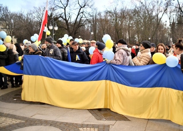 W niedzielę, 27 lutego, mieszkańcy Radomia i okolic wyrazili swoją solidarność z Ukrainą.