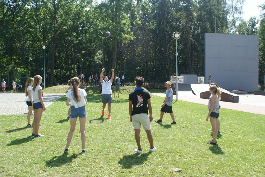 Goście z Włoch i Czech bawią się w Centrum Sportów Letnich...