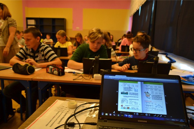 Urząd marszałkowski w Opolu m.in. kupi tablety i elektroniczne urządzenia dla szkół średnich w regonie.