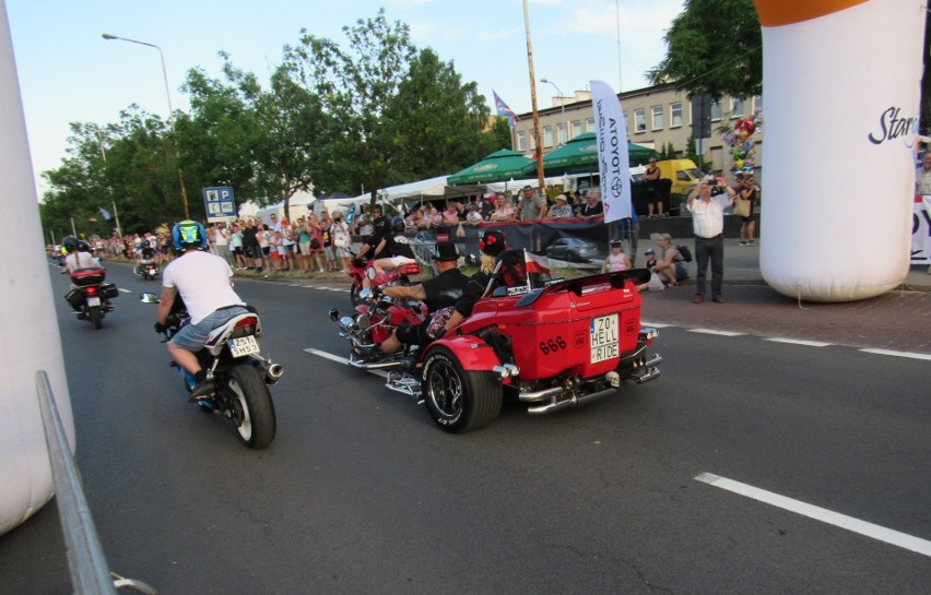 Motocykliści przejechali przez Stargard. Parada 177 motocykli na ulicy Szczecińskiej