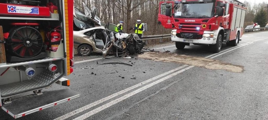W Goździkowie samochód osobowy zderzył się z Piaskarką. Po...