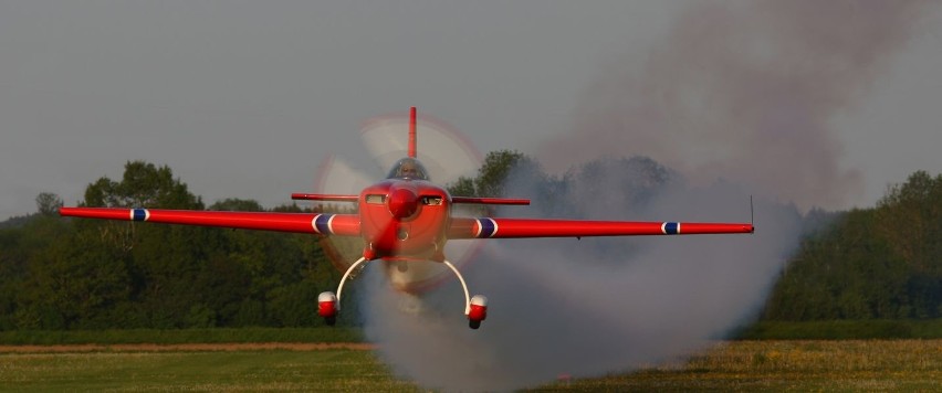 Samolot Extra 330SC - taka maszyna została przechwycona nad...