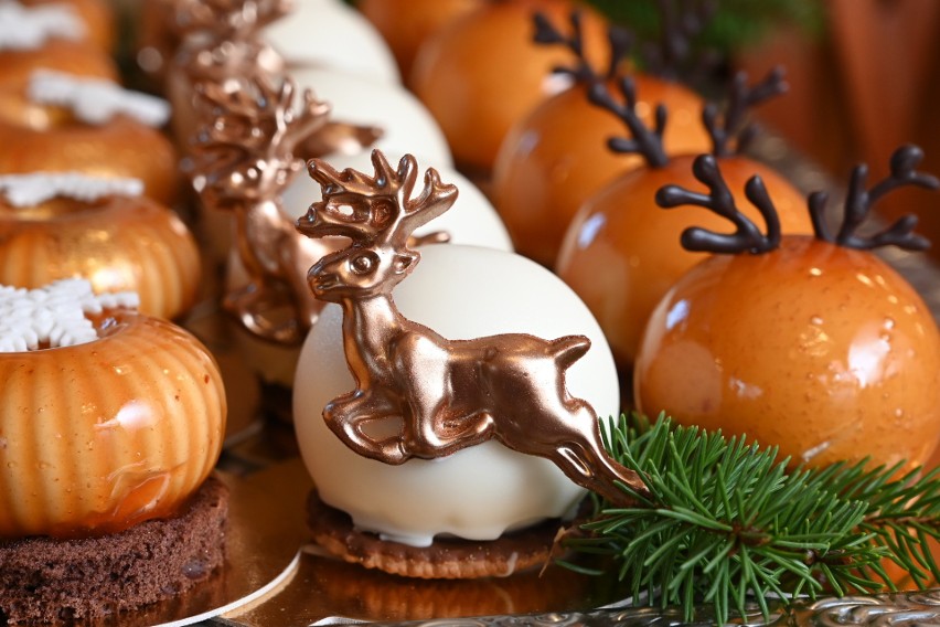 Tradycyjny kiermasz świąteczny w cukierni Świat Słodyczy w Kielcach. Właścicielka Iwona Wójcik zaprasza. Zobacz, jakie smakołyki oferuje