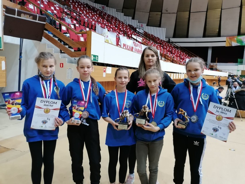 Zawodniczki zespołu Znicz Chęciny pokazały się z dobrej strony na Ogólnopolskim Turnieju Kwalifikacyjnym młodzików w Olsztynie