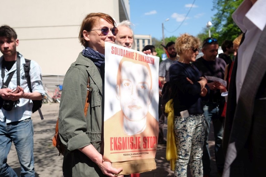 Poznań: Demonstracja przed bramą aresztu przy ul. Młyńskiej