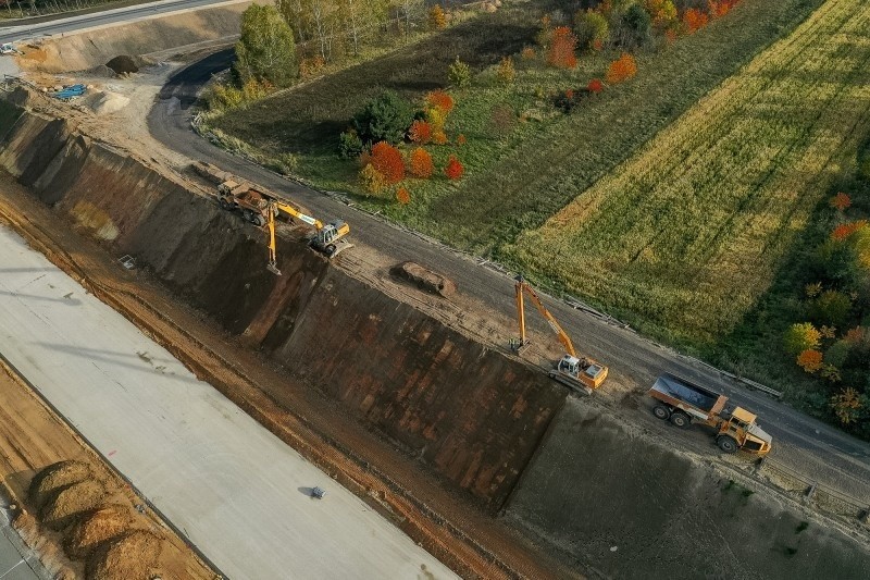 Zdjęcia z budowy A1 pod Częstochową i S1 pomiędzy...