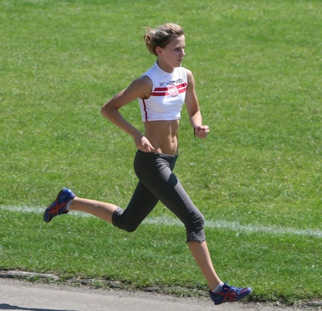 Lekkoatletka Victorii Stalowa Wola Danuta Urbanik w pięknym stylu zdobyła złoty i srebrny medal Młodzieżowych Mistrzostw Polski.