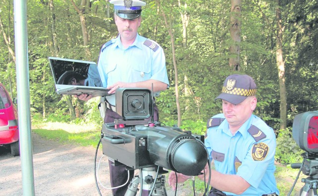 Strażnicy miejscy lokalizacje przenośnych fotoradarów muszą uzgadniać z policją. W Szczecinku jednym z takich miejsc jest ulica Szczecińska, będąca fragmentem drogi krajowej nr 20.