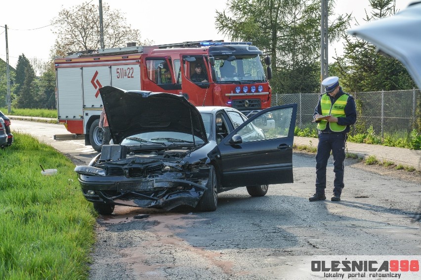Wypadek pod Oleśnicą. Jeden z kierowców uciekł [ZDJĘCIA]