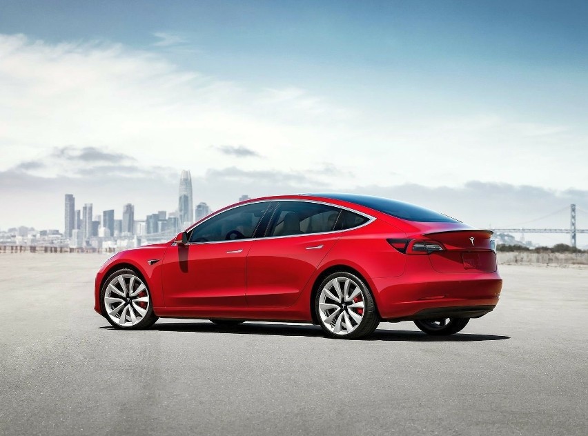 Tesla Model 3 to samochód elektryczny, który wprowadza do...