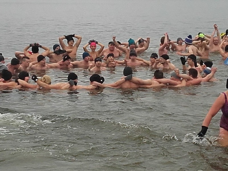 Kąpiel dla odważnych w Jeziorze Ełckim