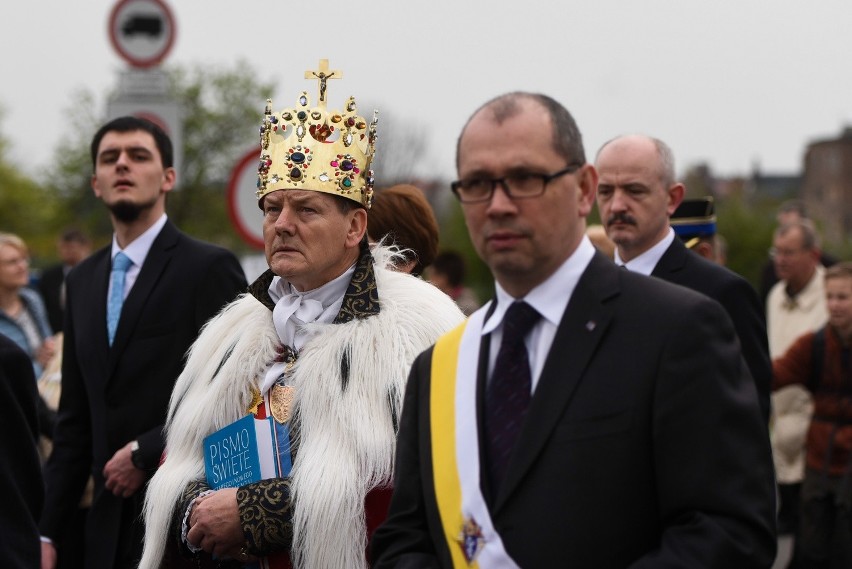 Rocznica chrztu Polski: Uroczysta procesja przeszła do...