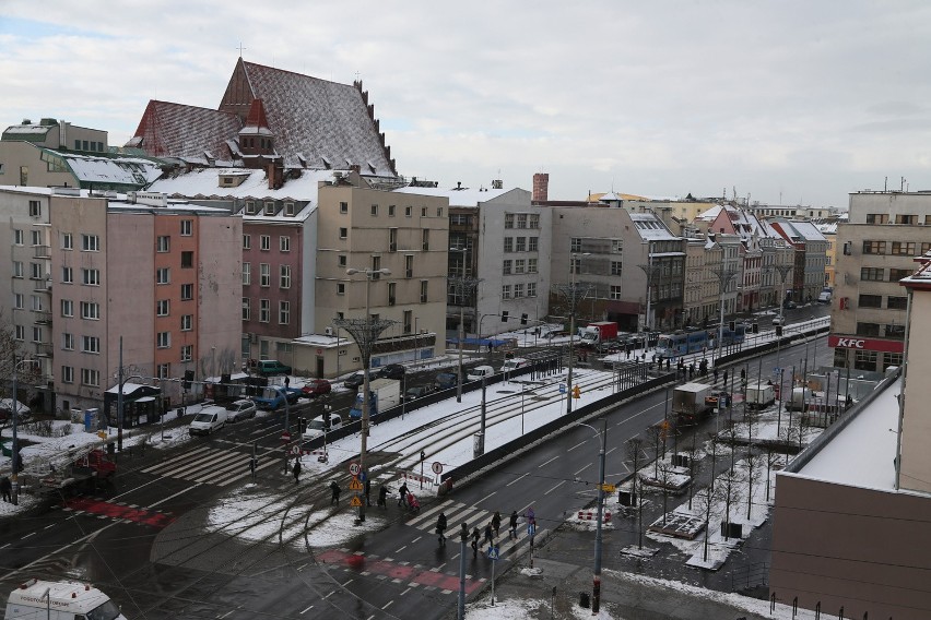 Płot już nie straszy przy Świdnickiej. Co dalej?