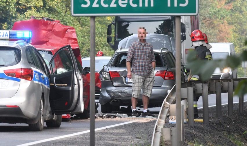 Groźna kolizja miała miejsce w środę, 25 września, na ul....