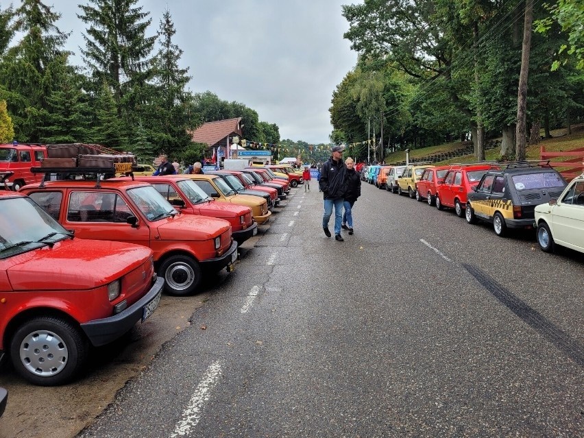 Około 150 "maluchów" z całej Polski przyjechało do Lubasza....