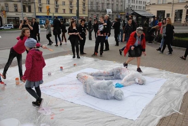 „Happening dla serca” na placu Wolności to akcja Zespołu Szkół Komunikacji z Poznania