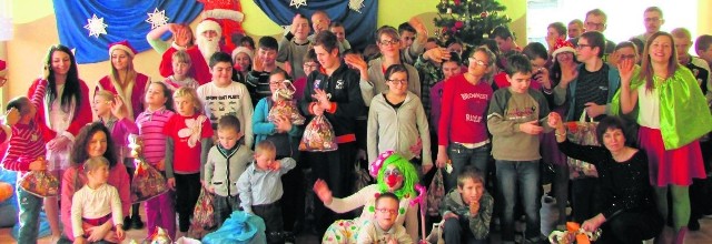 Święty Mikołaj z orszakiem, rozrywkowy klaun, nauczyciele i najszczęśliwsze na świecie dzieciaki - ta impreza odbyła się w Zespole Placówek Szkolno-Wychowawczo-Rewalidacyjnych w Cudzynowicach.