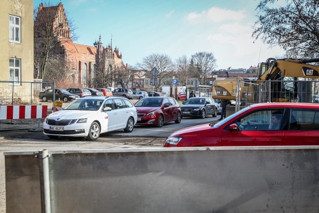 W okolicach Dolnego Miasta i Podwala Przedmiejskiego ostatnio prowadzonych jest kilka remontów, co powoduje utrudnienia w ruchu. Na zdjęciu ulica Toruńska (28.02.2019)