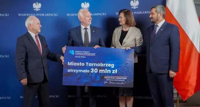 9 października prezydent Tarnobrzega odebrał wstępną promesę na 30 milionów złotych z Rządowego Programu Inwestycji Strategicznych.