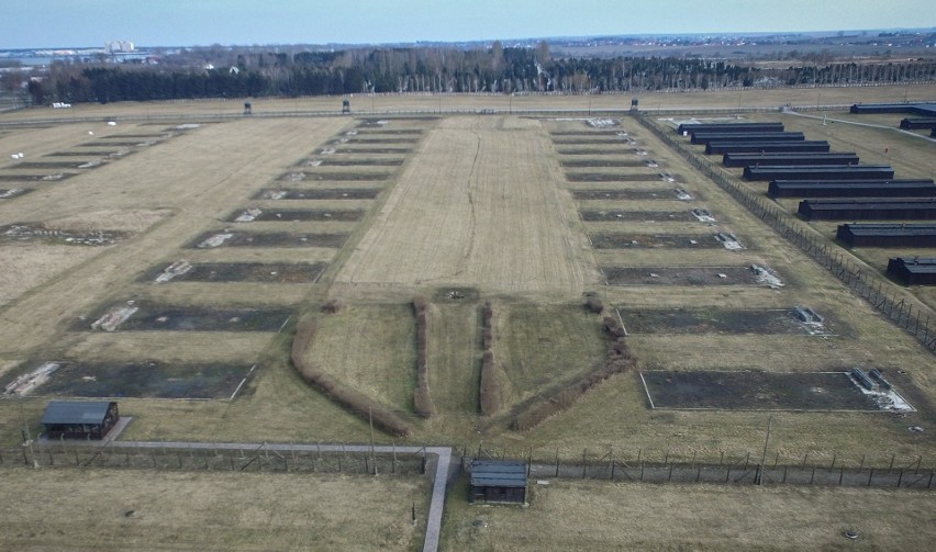 Państwowe Muzeum na Majdanku. Były niemiecki, nazistowski obóz koncentracyjny na zdjęciach z drona 