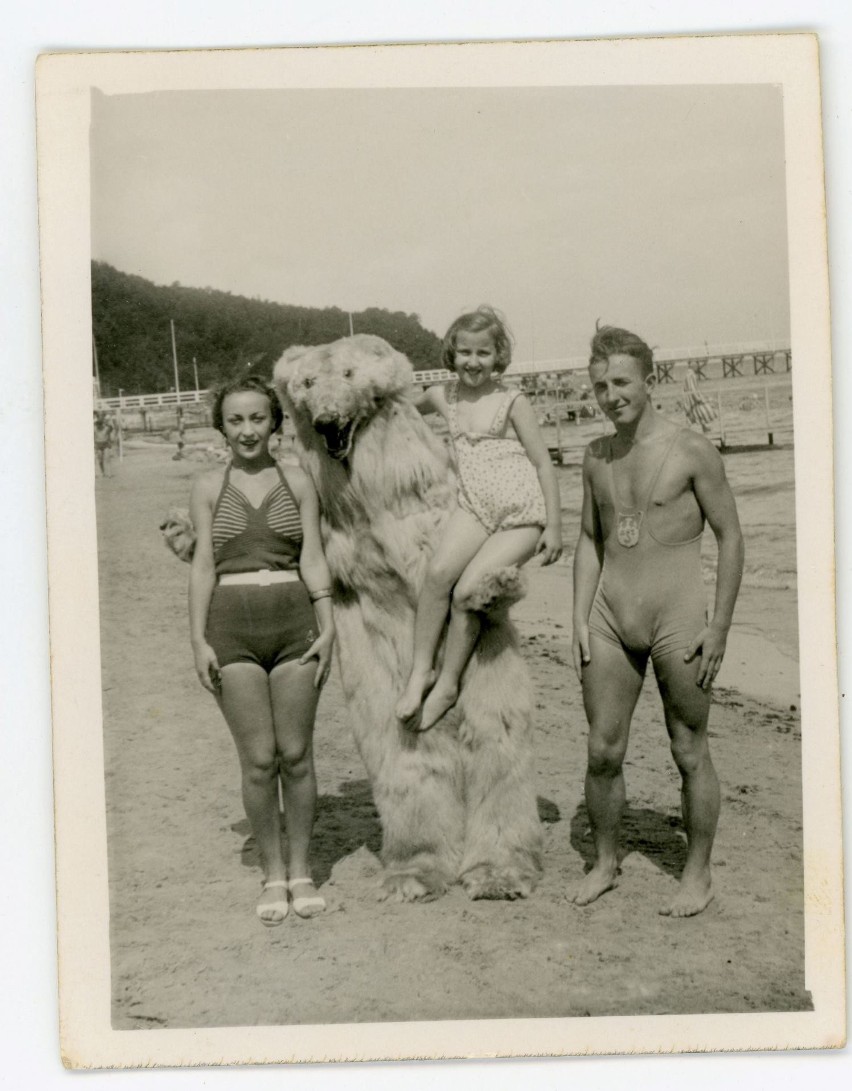 Fotka z „niedźwiadkiem” w Orłowie, „Foto Alma”, 1935-1939