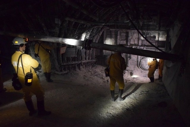 Wstrząs o sile cztery razy 10 do 6 J w kopalni Staszic-Wujek w Katowicach