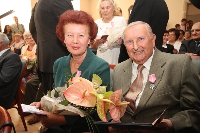 Były wojewoda kielecki Włodzimierz Pasternak z żoną Danielą w kwietniu obchodzili 50 rocznicę ślubu.