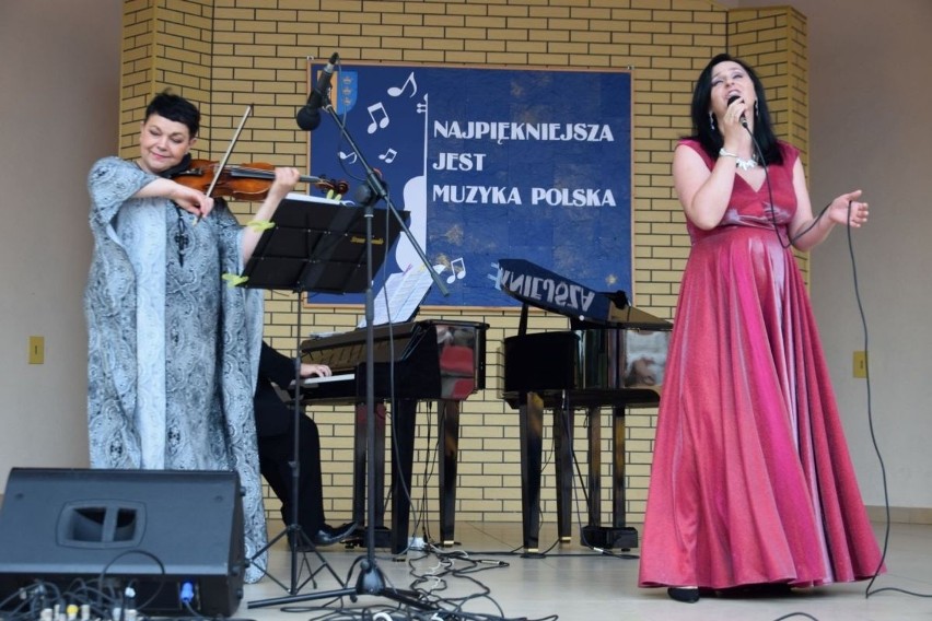 Polska muzyka klasyczna i nie tylko w Mircu. Tym razem tłumów nie było. Zobacz zdjęcia 