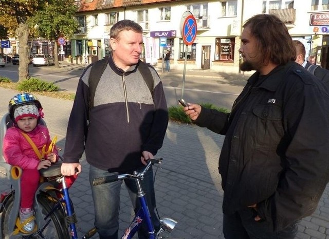 - Do pracy przyszedłem dzisiaj pieszo, a teraz przyjechałem tu rowerem. Chcę pokazać, że rower jest nie tylko dla uczniów czy studentów, ale dla każdego – mówił burmistrz Jarosław Borowski.