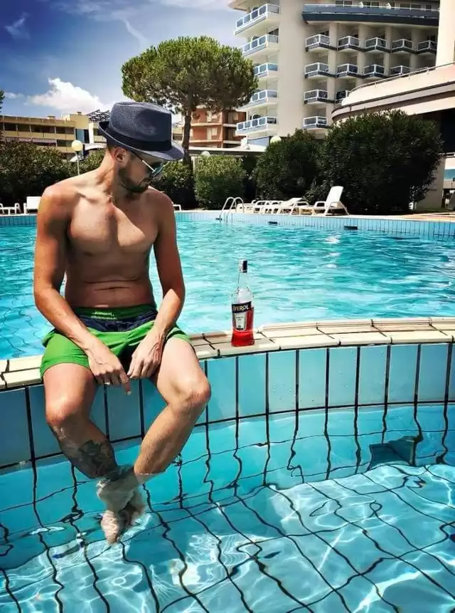 Marcin Szczurkiewicz na wakacjach. Zdjęcie pochodzi z jego strony na Facebooku - "Biegam i piję".